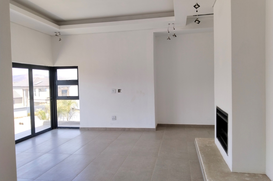 7 Bedroom Property for Sale in Gateway Manor North West